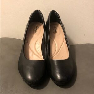 Clarks Women's Black Leather Flats
